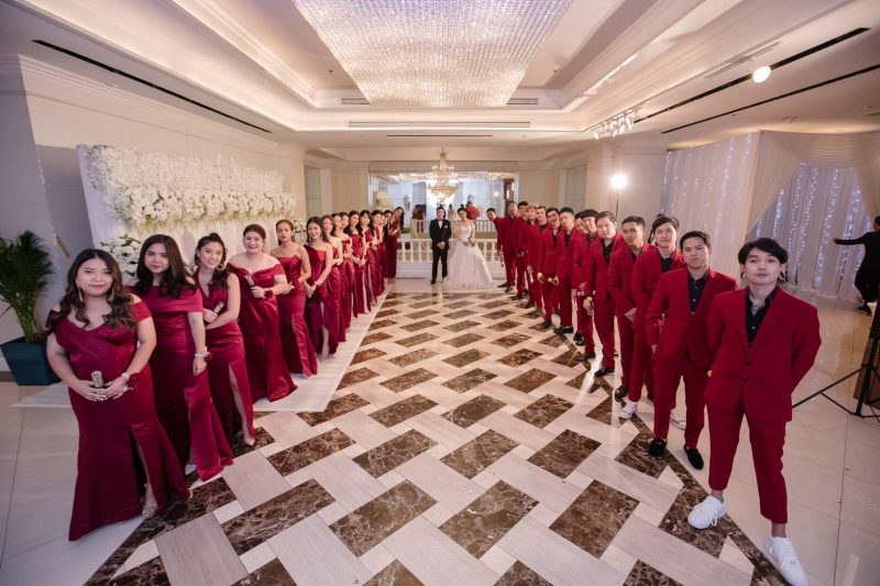 ชุดราตรีสีแดง