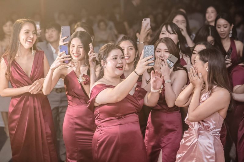 ชุดราตรีสีแดง