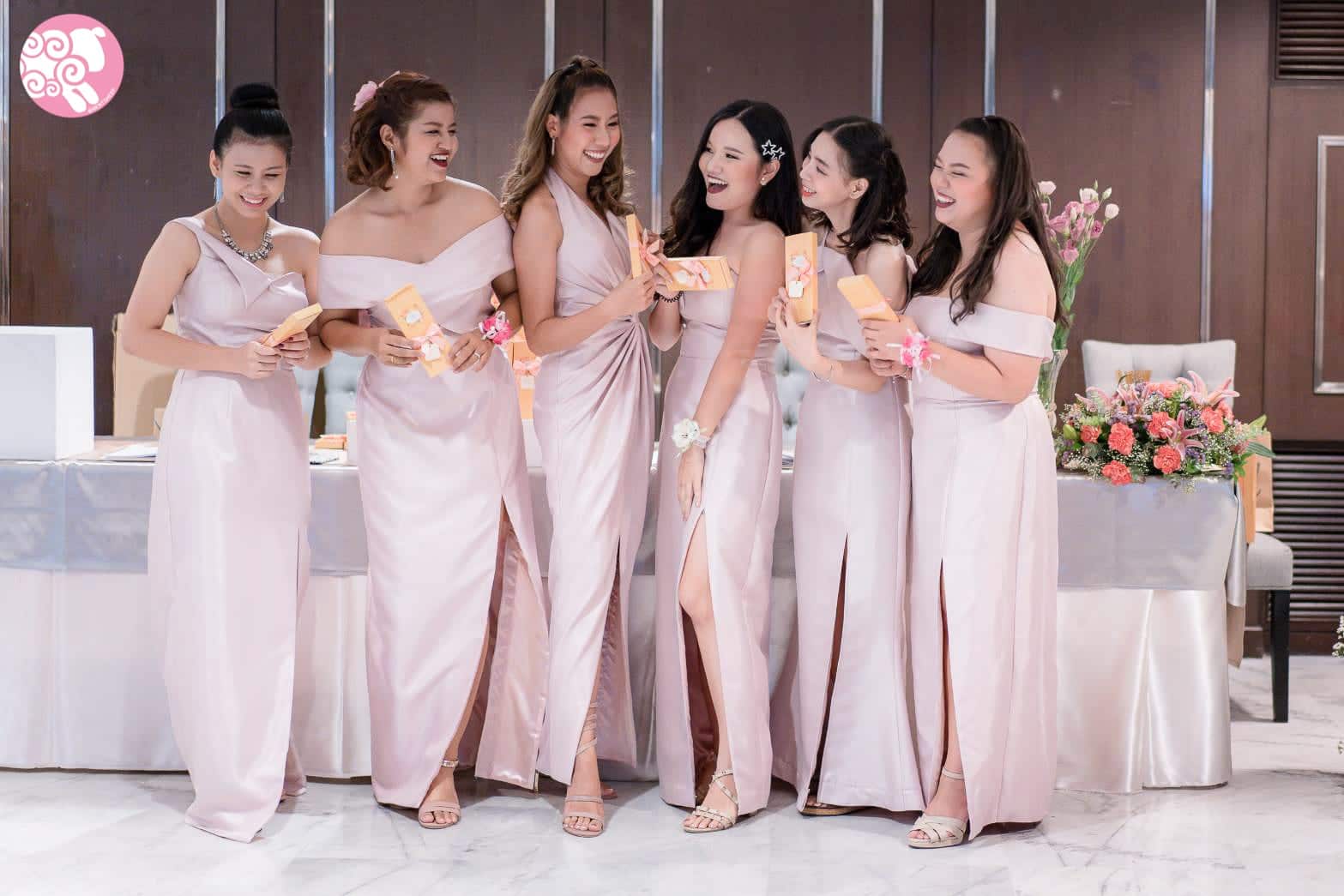 ชุดราตรียาว