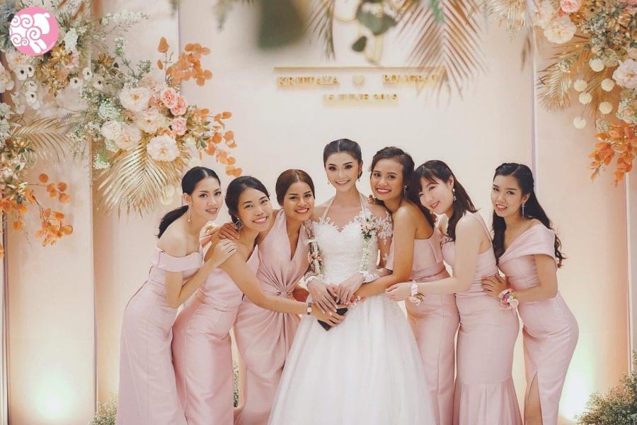 ชุดราตรีสีชมพูยาว
