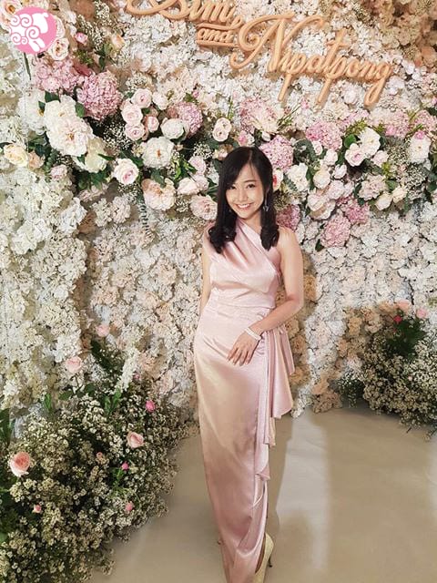 ชุดราตรีสีชมพู