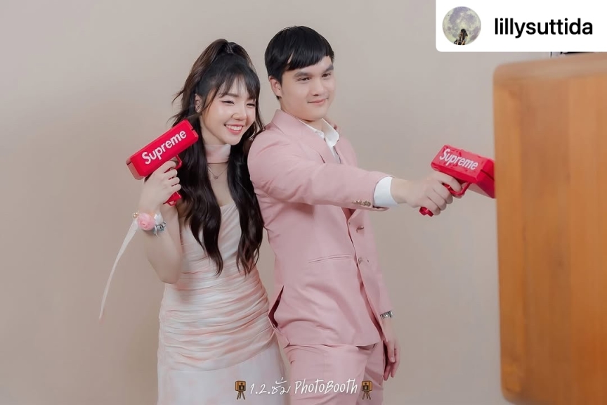 เช่าสูทออกงาน + ลุคคู่เข้ากันในร้านเดียว เลือกง่ายสำหรับผู้หญิงที่จัดชุดให้แฟน